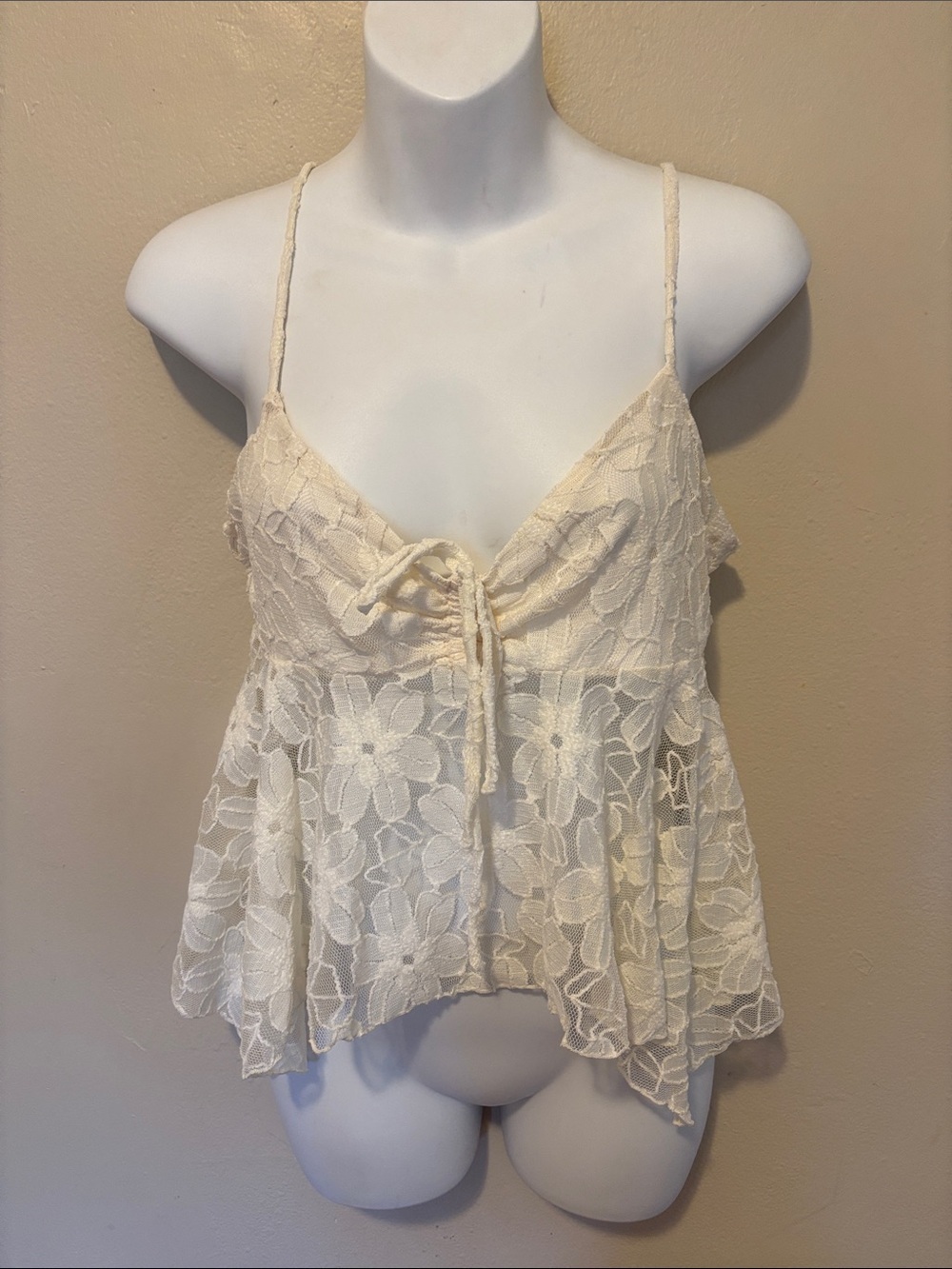 Kimchi Blue Cream Lace Floral Tie-Front Camisole